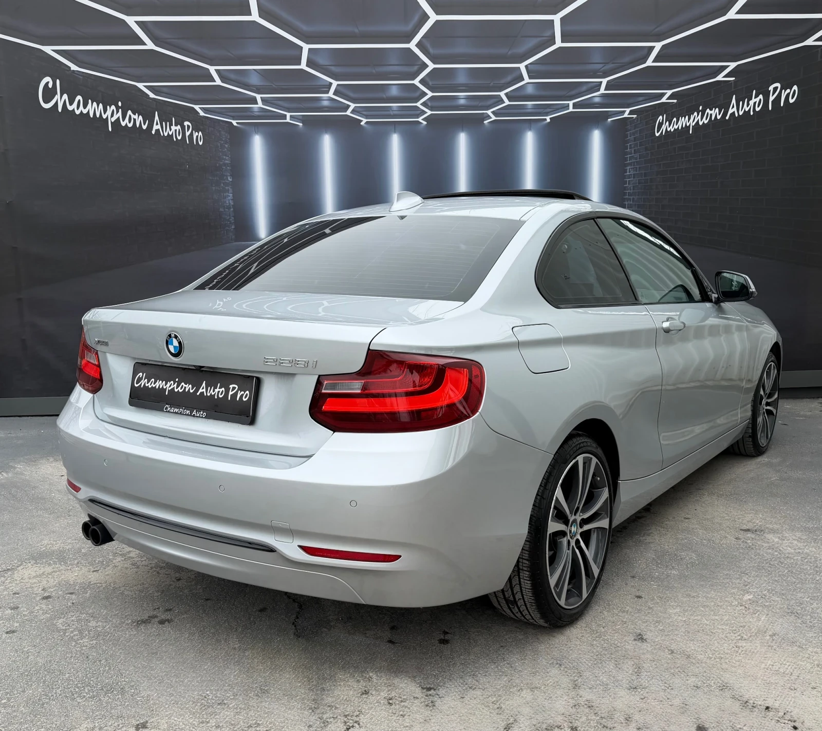 BMW 228 i M-Sport , снимка 6 - Автомобили и джипове - 54077057