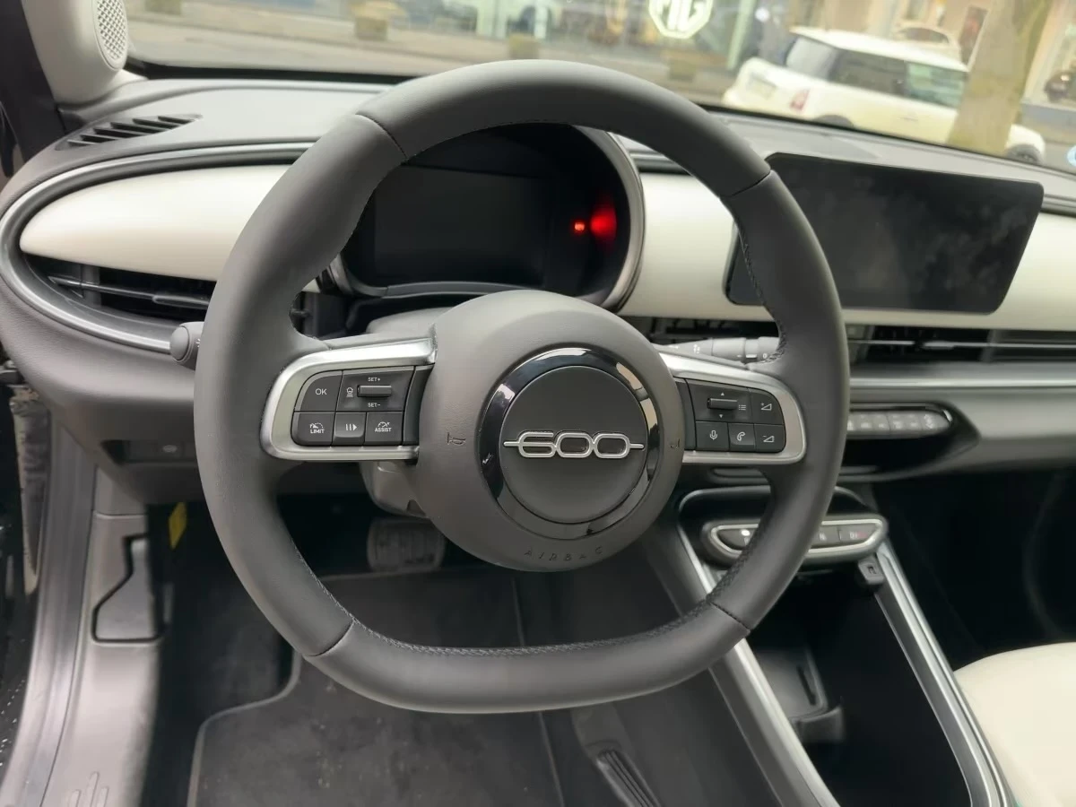 Fiat 600e La Prima DISTR 360* Winter Pack Keyless Blind-Spot | Mobile.bg � ����������� 10