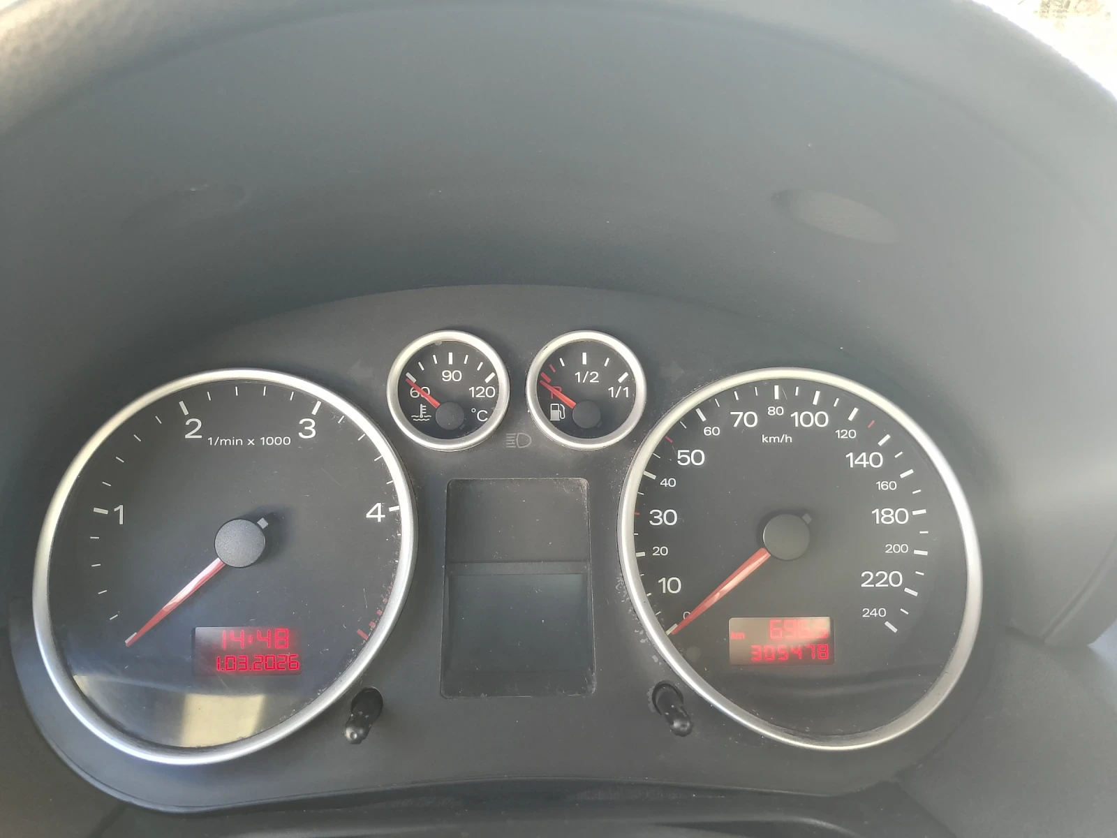 Audi A2, снимка 9 - Автомобили и джипове - 54592935
