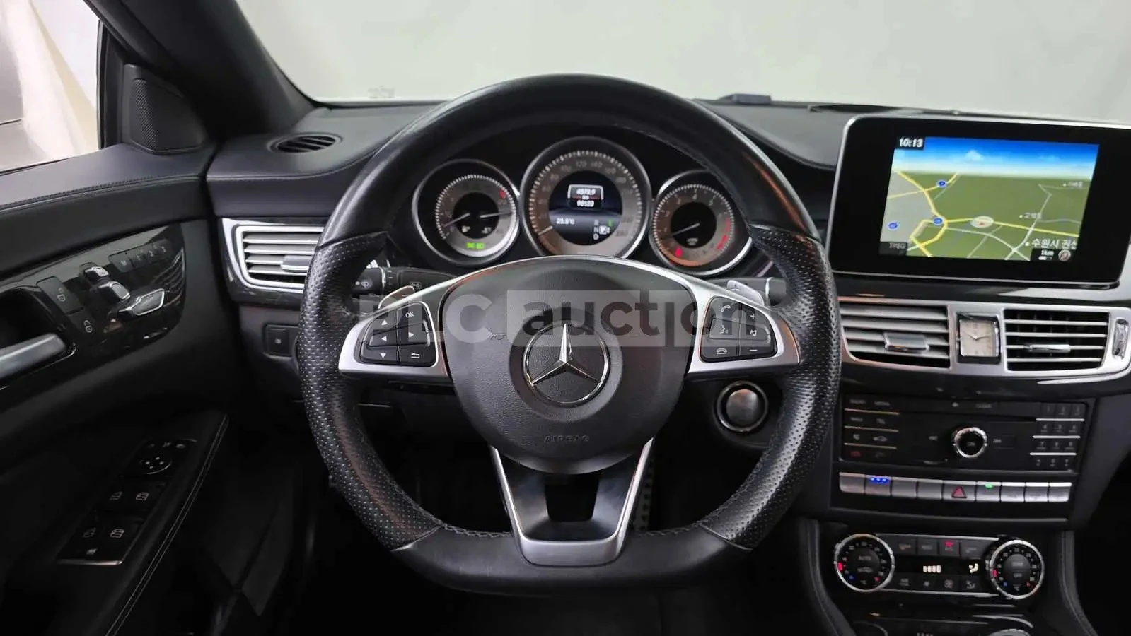 Mercedes-Benz CLS 400  DISTRONIC / ОБДУХВАНЕ / 360 / MEMORY, снимка 6 - Автомобили и джипове - 55396293