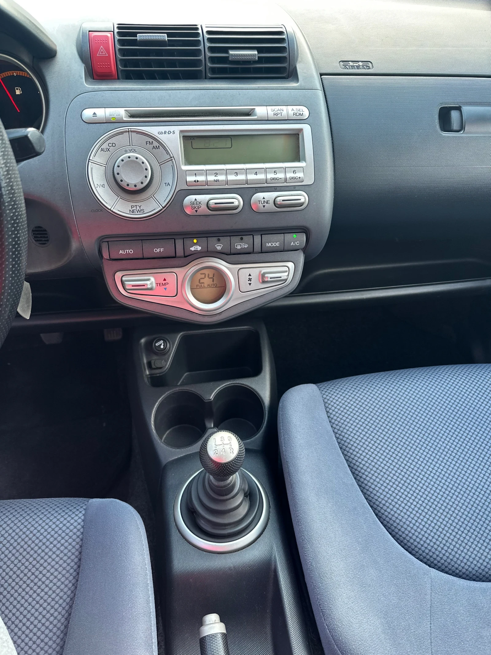 Honda Jazz 2200 , снимка 9 - Автомобили и джипове - 55564807