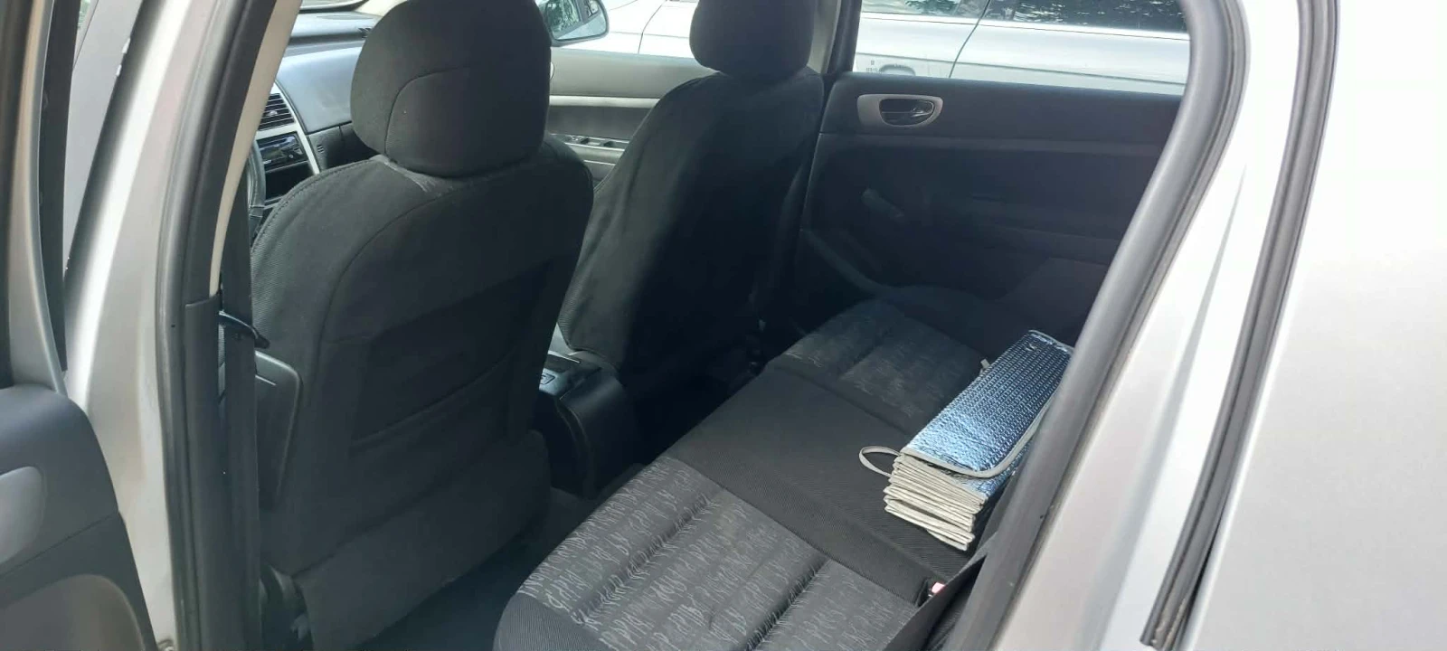 Peugeot 307 2.0 HDI, снимка 8 - Автомобили и джипове - 55610874