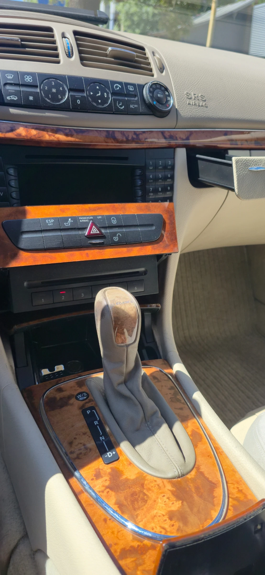 Mercedes-Benz E 220 Elegance 220 CDI 150PH, снимка 14 - Автомобили и джипове - 55679013