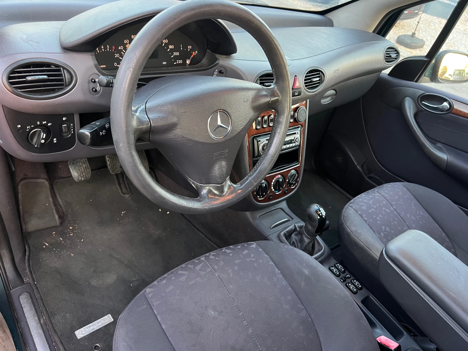 Mercedes-Benz A 190 KLIMATIK/UNIKAT, снимка 10 - Автомобили и джипове - 55812230