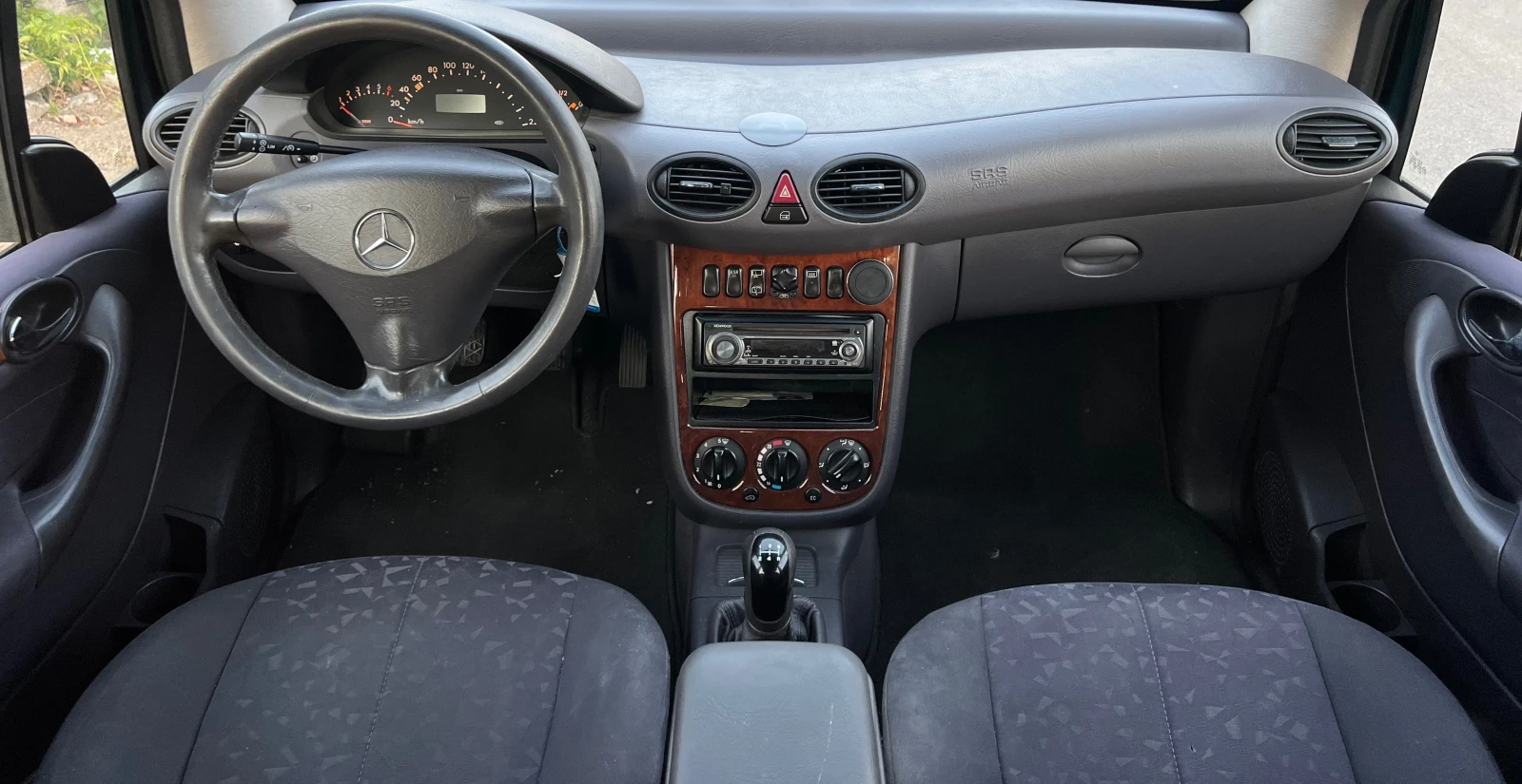 Mercedes-Benz A 190 KLIMATIK/UNIKAT, снимка 15 - Автомобили и джипове - 55812230