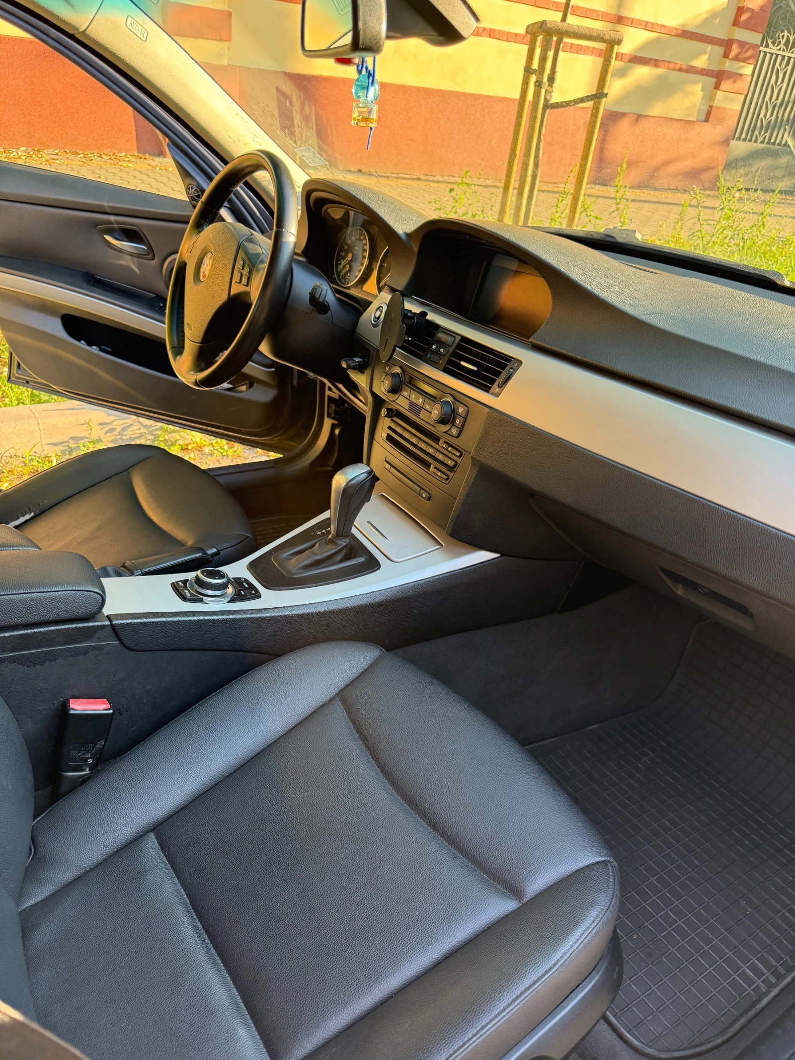 BMW 320, снимка 11 - Автомобили и джипове - 56062220