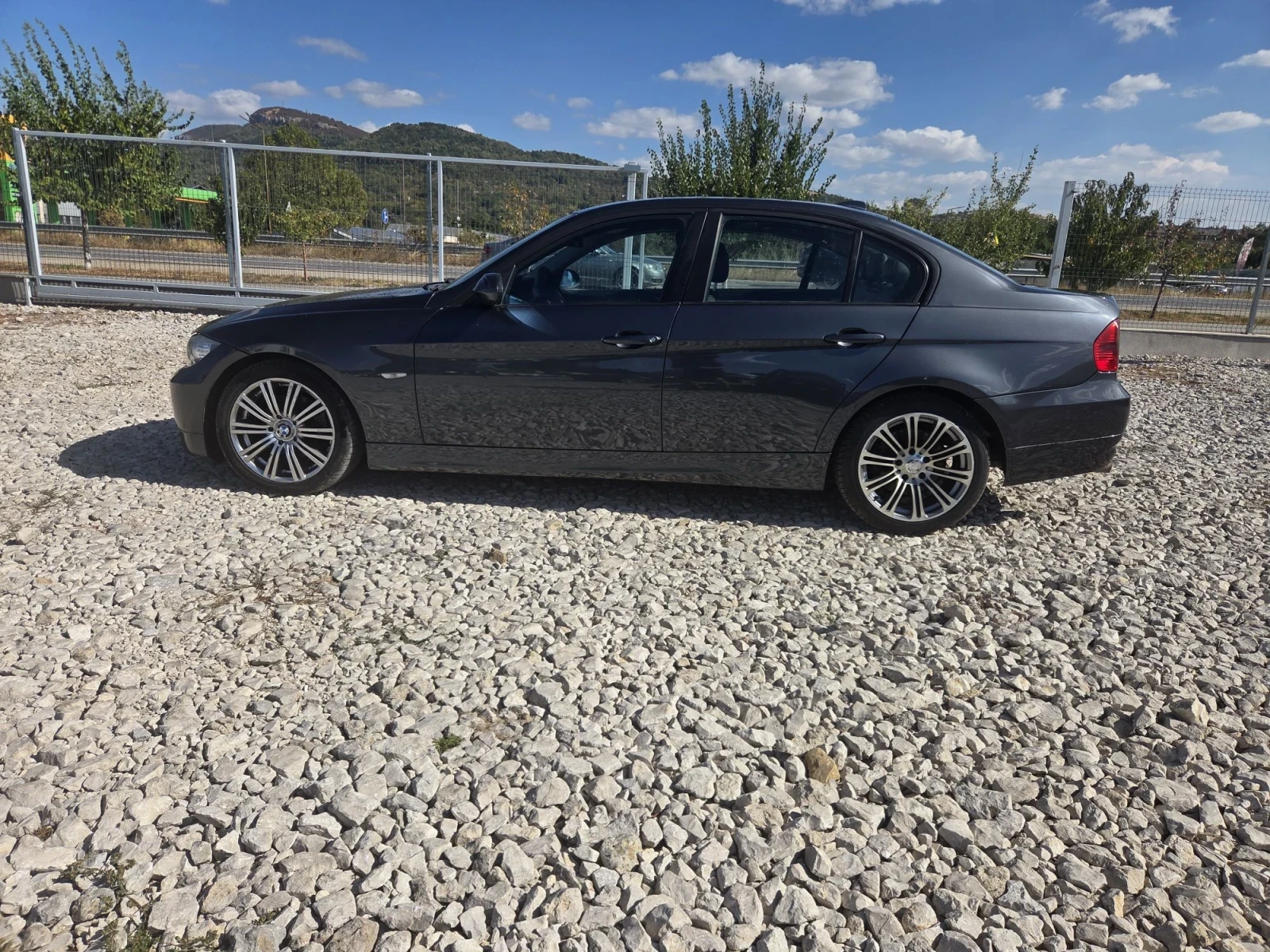 BMW 320 Navi* xenon* внос Италия, снимка 7 - Автомобили и джипове - 56313054