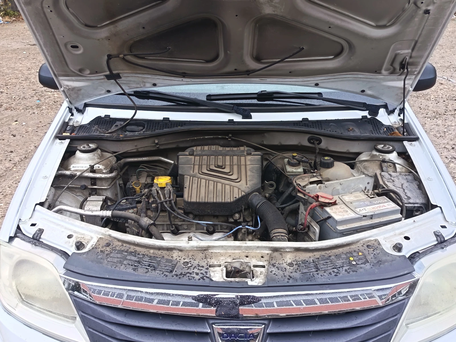 Dacia Logan, снимка 5 - Автомобили и джипове - 56725022