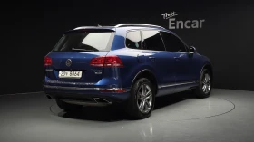 VW Touareg 3.0 TDI* ЕЛ. БАГАЖНИК* ПОДГРЕВ ВОЛАН* ЛЮК* КРАЙНА , снимка 2