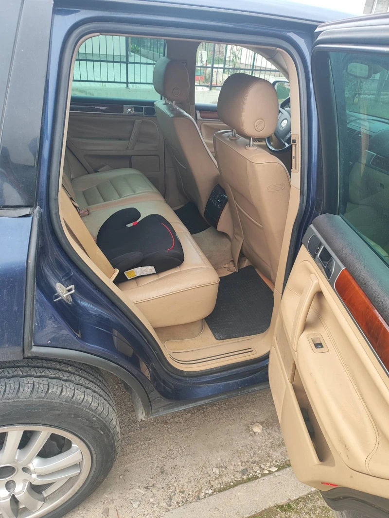 VW Touareg, снимка 8 - Автомобили и джипове - 52259979