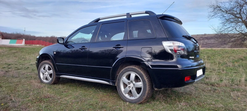 Mitsubishi Outlander Facelift, снимка 6 - Автомобили и джипове - 52729072