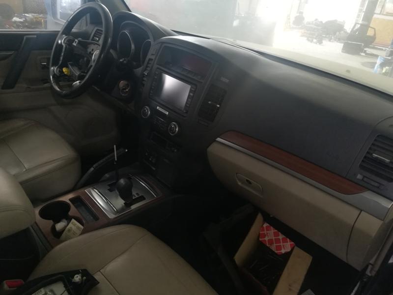 Mitsubishi Pajero 3.2DID/ЗА ЧАСТИ , снимка 6 - Автомобили и джипове - 29375634