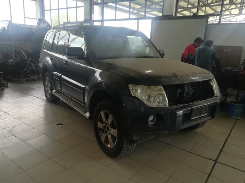 Mitsubishi Pajero 3.2DID/ЗА ЧАСТИ , снимка 2 - Автомобили и джипове - 29375634