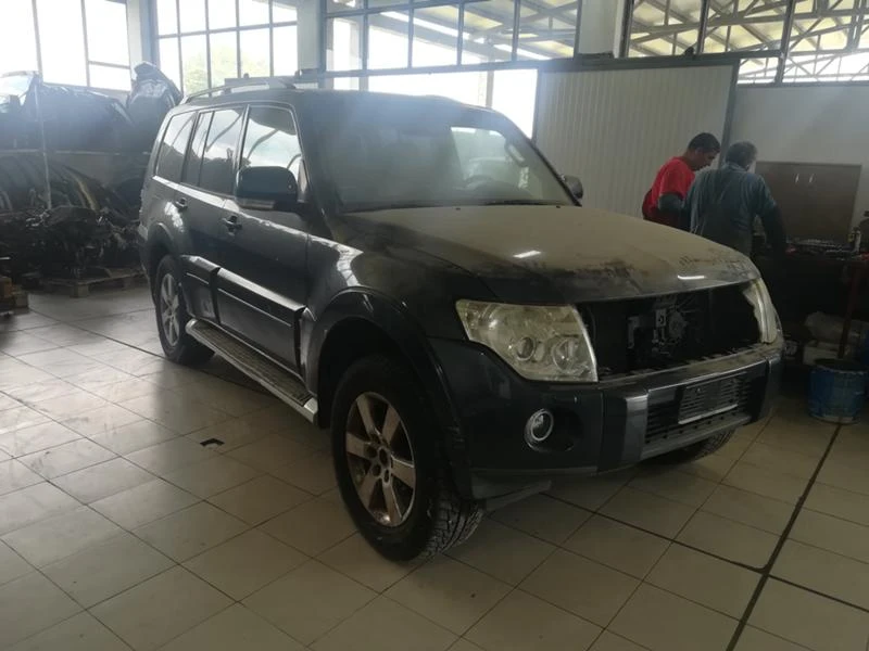 Mitsubishi Pajero 3.2DID/ЗА ЧАСТИ  - изображение 2