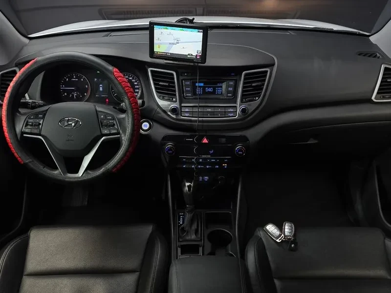 Hyundai Tucson 1.7 2WD MODERN, снимка 7 - Автомобили и джипове - 55796470