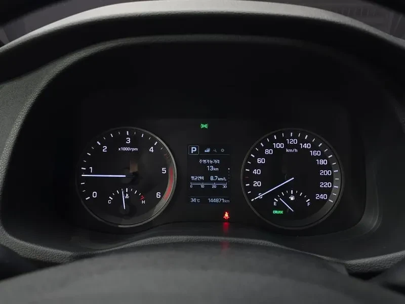 Hyundai Tucson 1.7 2WD MODERN, снимка 8 - Автомобили и джипове - 55796470