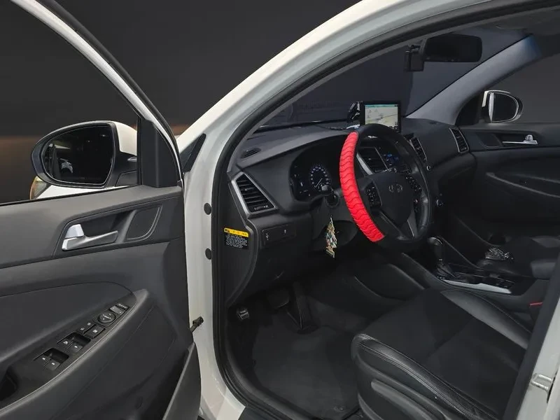 Hyundai Tucson 1.7 2WD MODERN, снимка 10 - Автомобили и джипове - 55796470