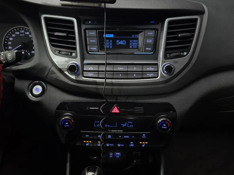 Hyundai Tucson 1.7 2WD MODERN, снимка 14 - Автомобили и джипове - 55796470