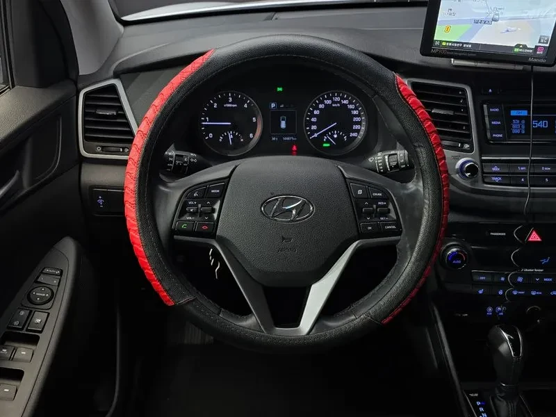 Hyundai Tucson 1.7 2WD MODERN, снимка 13 - Автомобили и джипове - 55796470