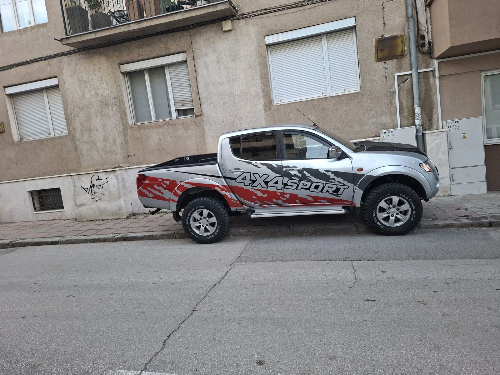 Mitsubishi L200, снимка 5 - Автомобили и джипове - 53799107