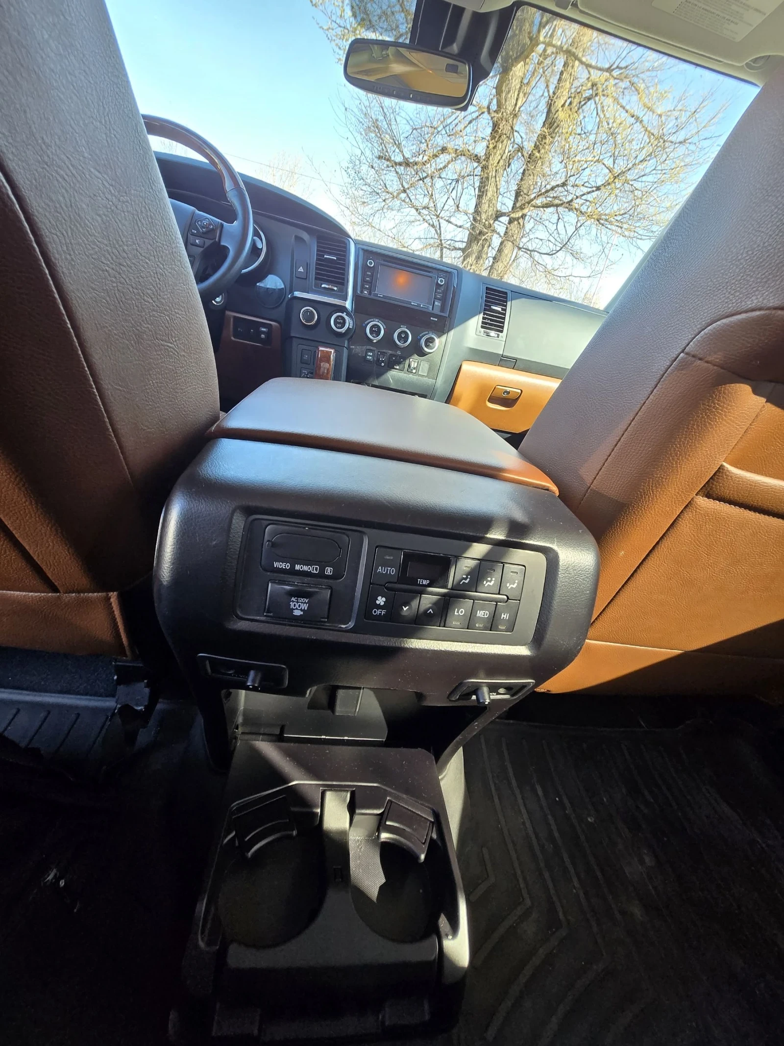 Toyota Sequoia 5.7 PLATINIUM , снимка 13 - Автомобили и джипове - 54120763