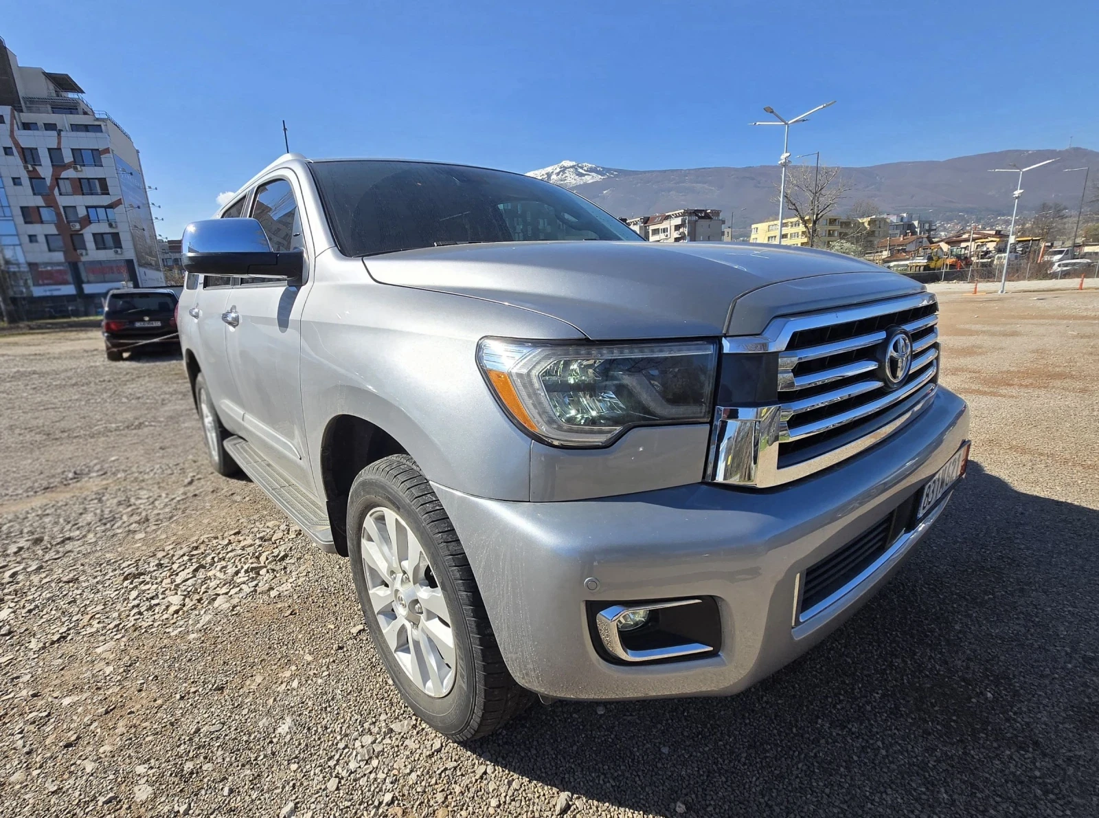 Toyota Sequoia 5.7 PLATINIUM , снимка 2 - Автомобили и джипове - 54120763