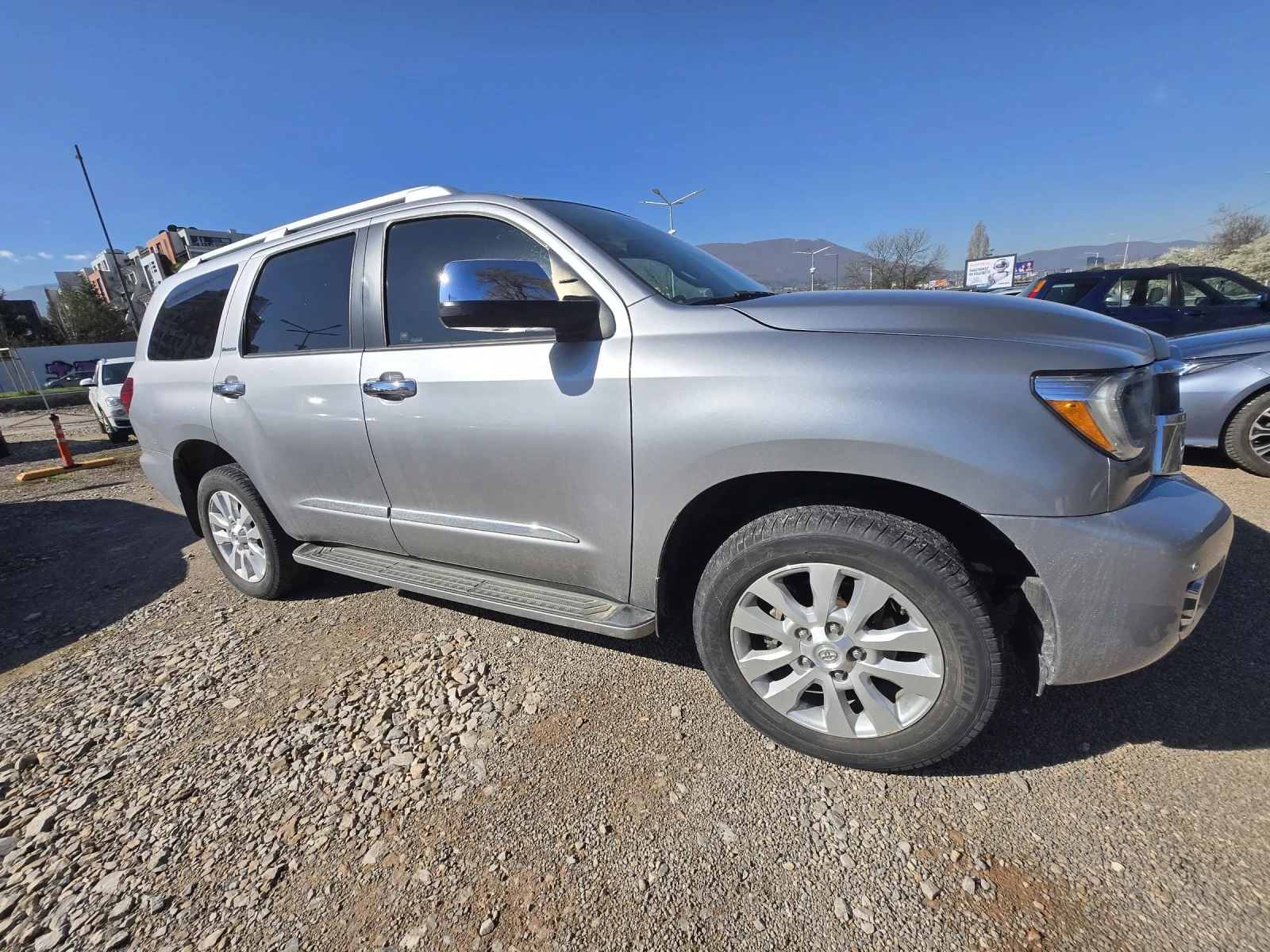 Toyota Sequoia 5.7 PLATINIUM , снимка 3 - Автомобили и джипове - 54120763