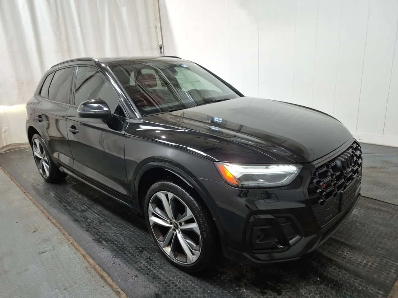 Audi SQ5 * TECHNIK * ДИСТРОНИК * 360 * 2 КЛЮЧА, снимка 2 - Автомобили и джипове - 54415845