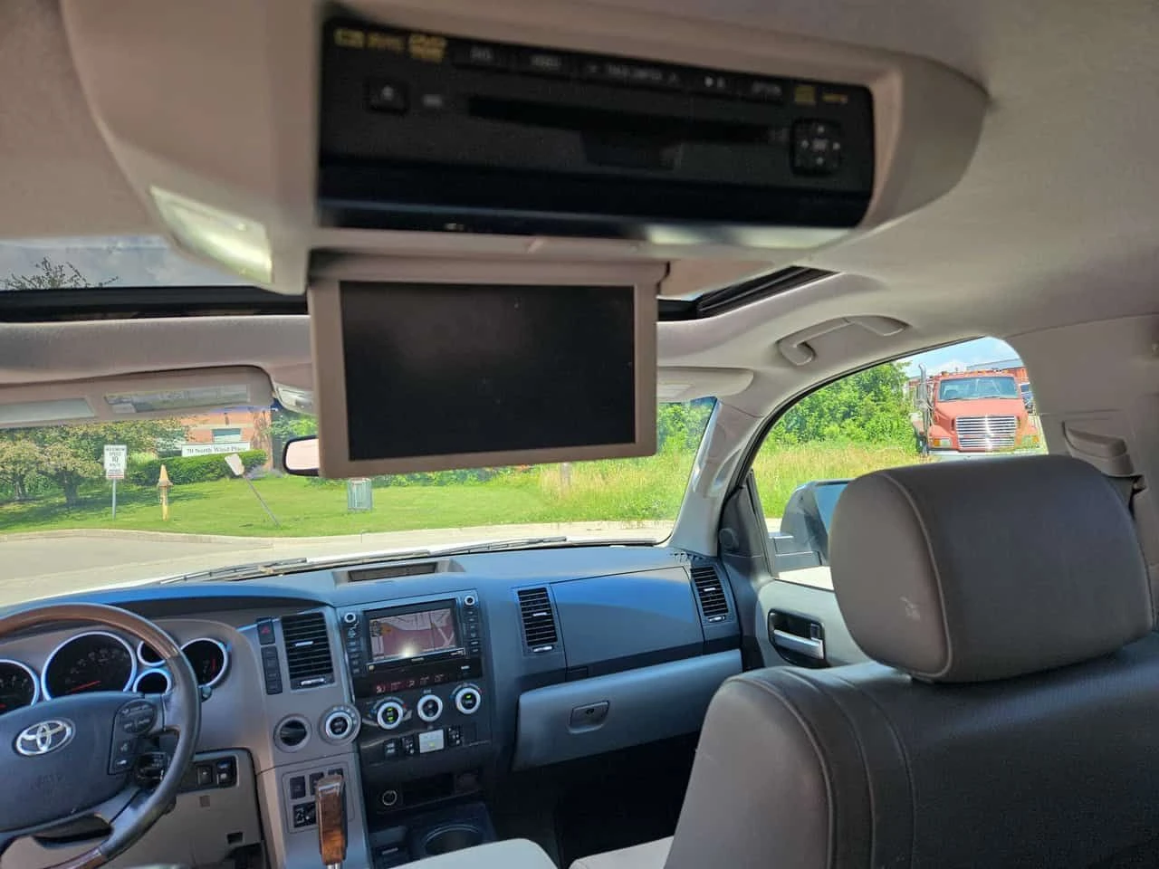 Toyota Sequoia * Platinum * CARFAX * ЦЕНА ДО БГ, снимка 11 - Автомобили и джипове - 55250757