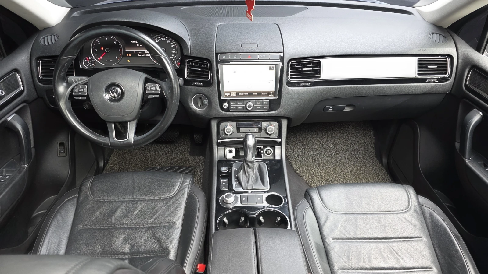 VW Touareg 3.0 TDI* ЕЛ. БАГАЖНИК* ПОДГРЕВ ВОЛАН* ЛЮК* КРАЙНА , снимка 7 - Автомобили и джипове - 55983956