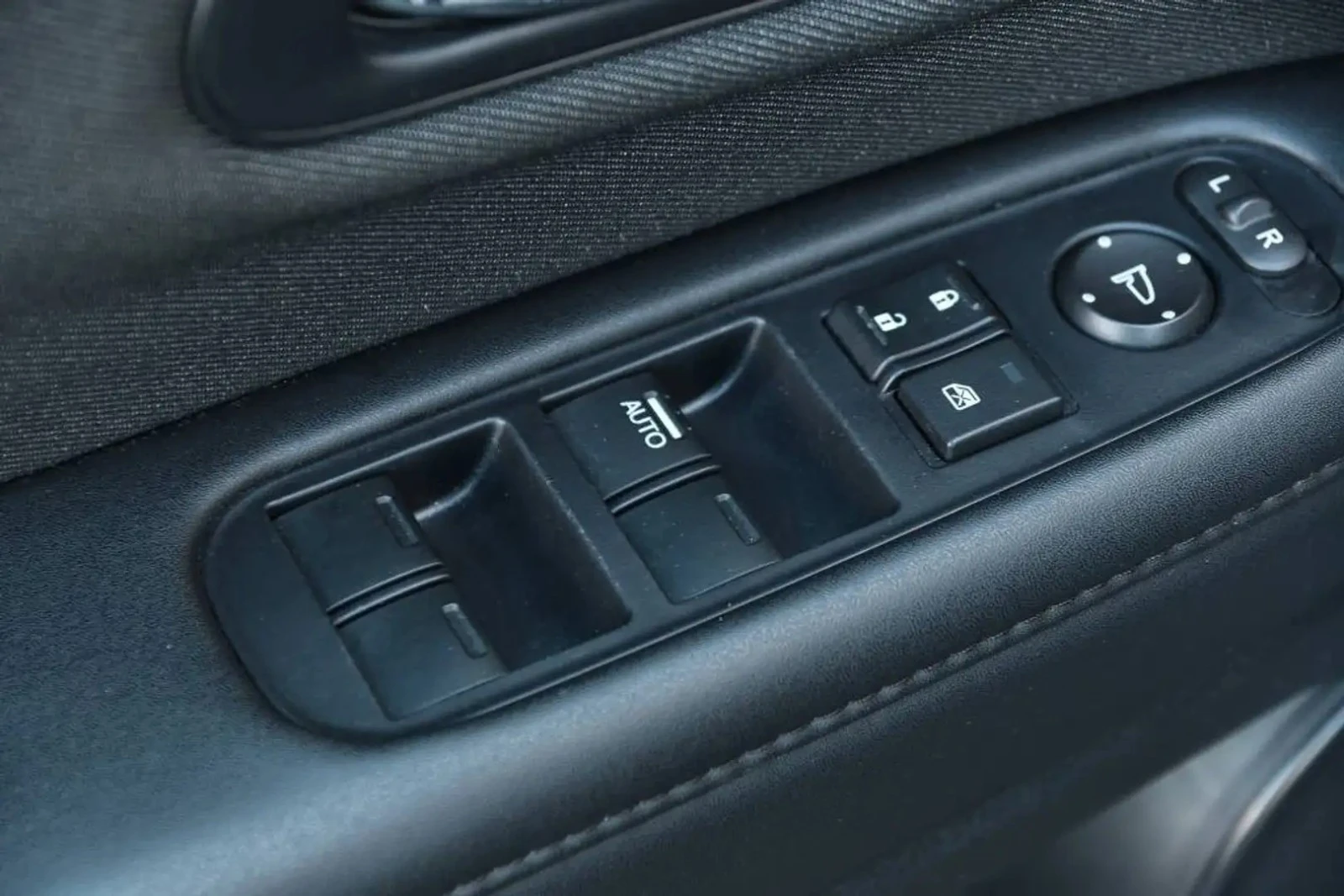 Honda Hr-v Дистроник* * Камера* * , снимка 11 - Автомобили и джипове - 56646213