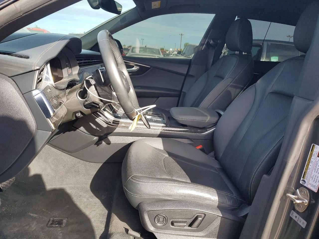 Audi Q8 ДИСРОНИК / ПАНОРАМА / BOSE / S-LINE , снимка 7 - Автомобили и джипове - 56709125