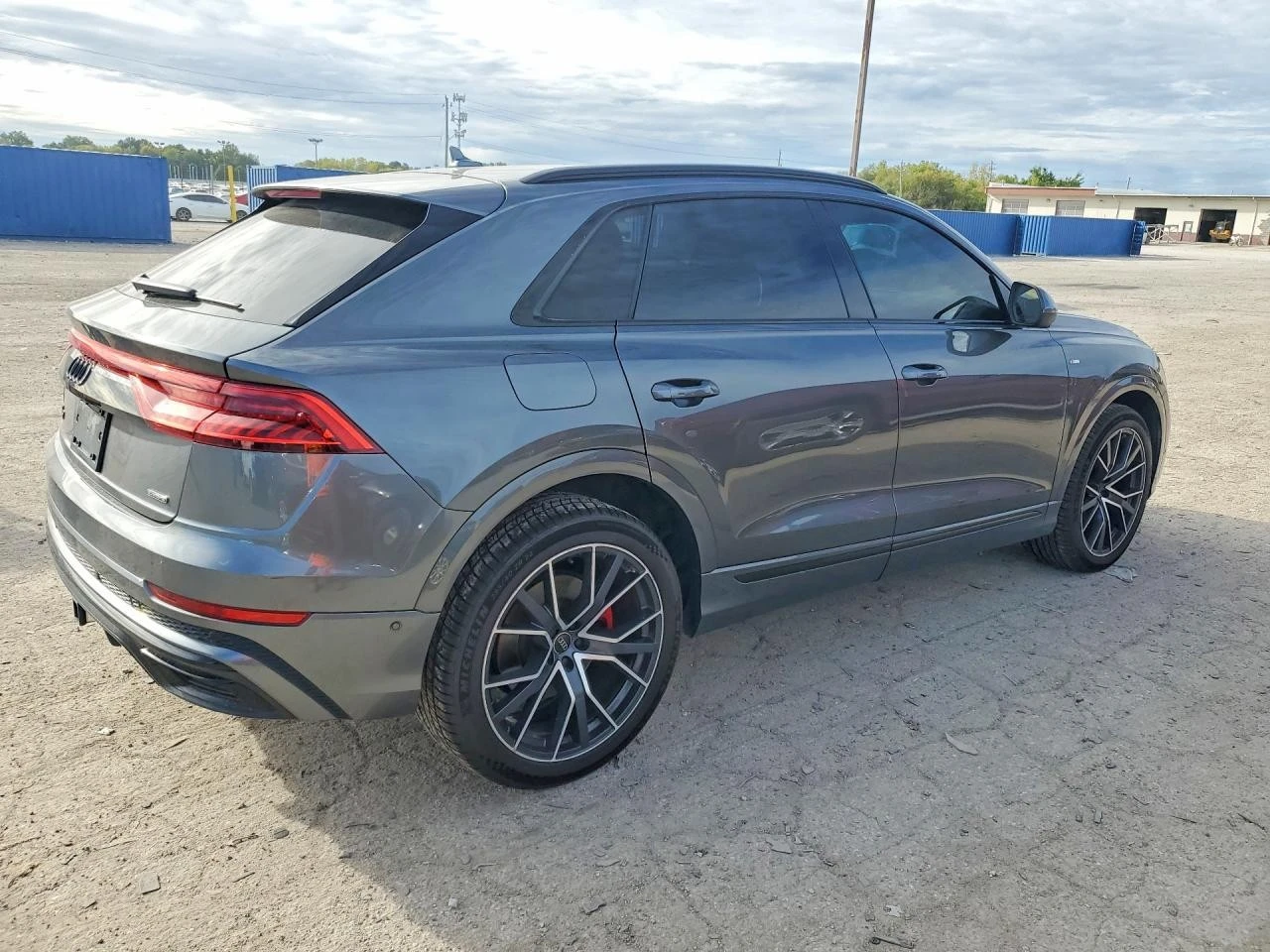 Audi Q8 ДИСРОНИК / ПАНОРАМА / BOSE / S-LINE , снимка 3 - Автомобили и джипове - 56709125
