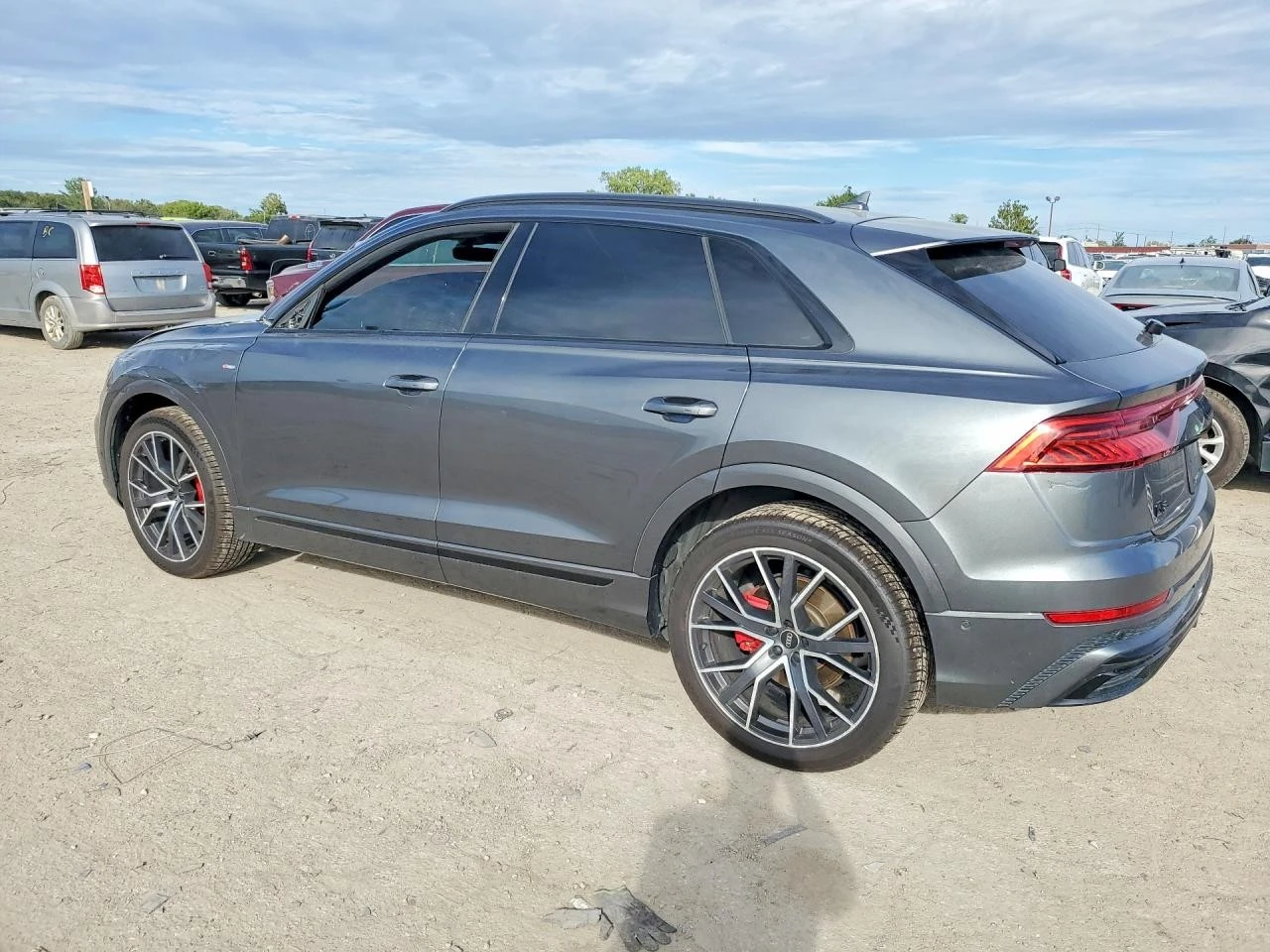 Audi Q8 ДИСРОНИК / ПАНОРАМА / BOSE / S-LINE , снимка 2 - Автомобили и джипове - 56709125