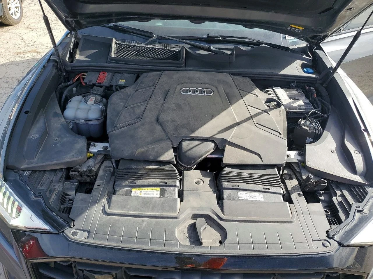 Audi Q8 ДИСРОНИК / ПАНОРАМА / BOSE / S-LINE , снимка 12 - Автомобили и джипове - 56709125