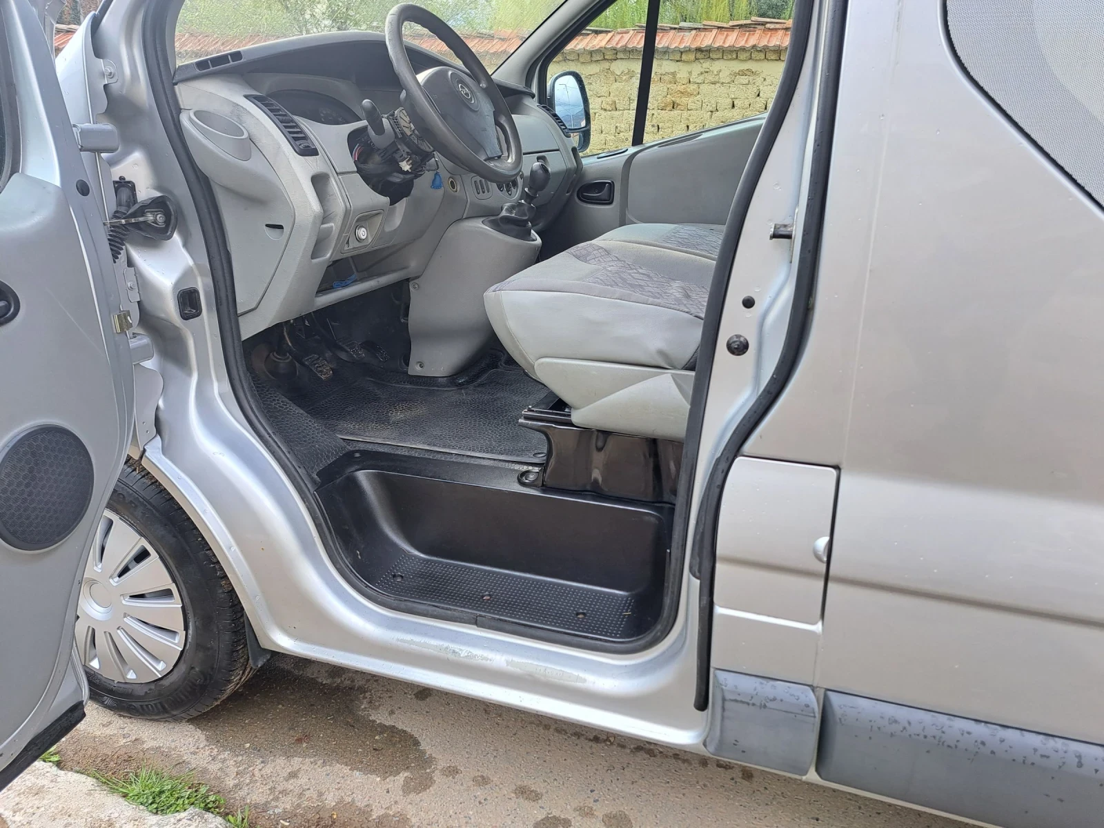 Renault Trafic 6 места Опел Виваро  - изображение 8