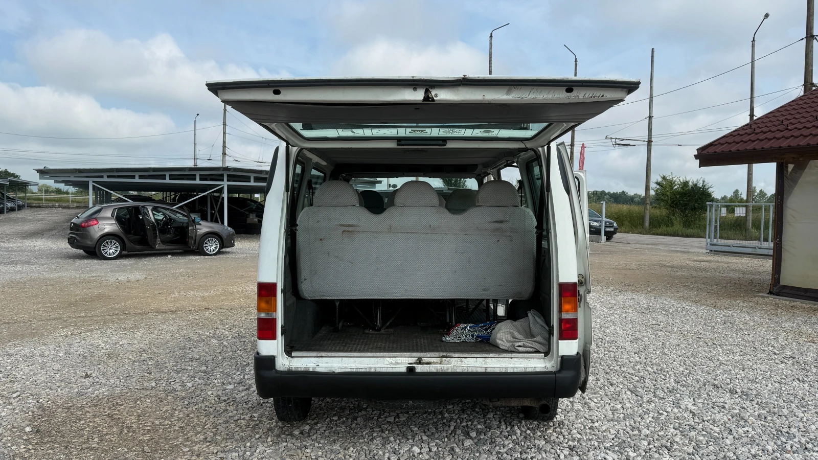 Ford Transit 2.5TD-84кс/КЛИМАТИК/9места/ВНОС ОТ ИТАЛИЯ, снимка 9 - Бусове и автобуси - 54798316