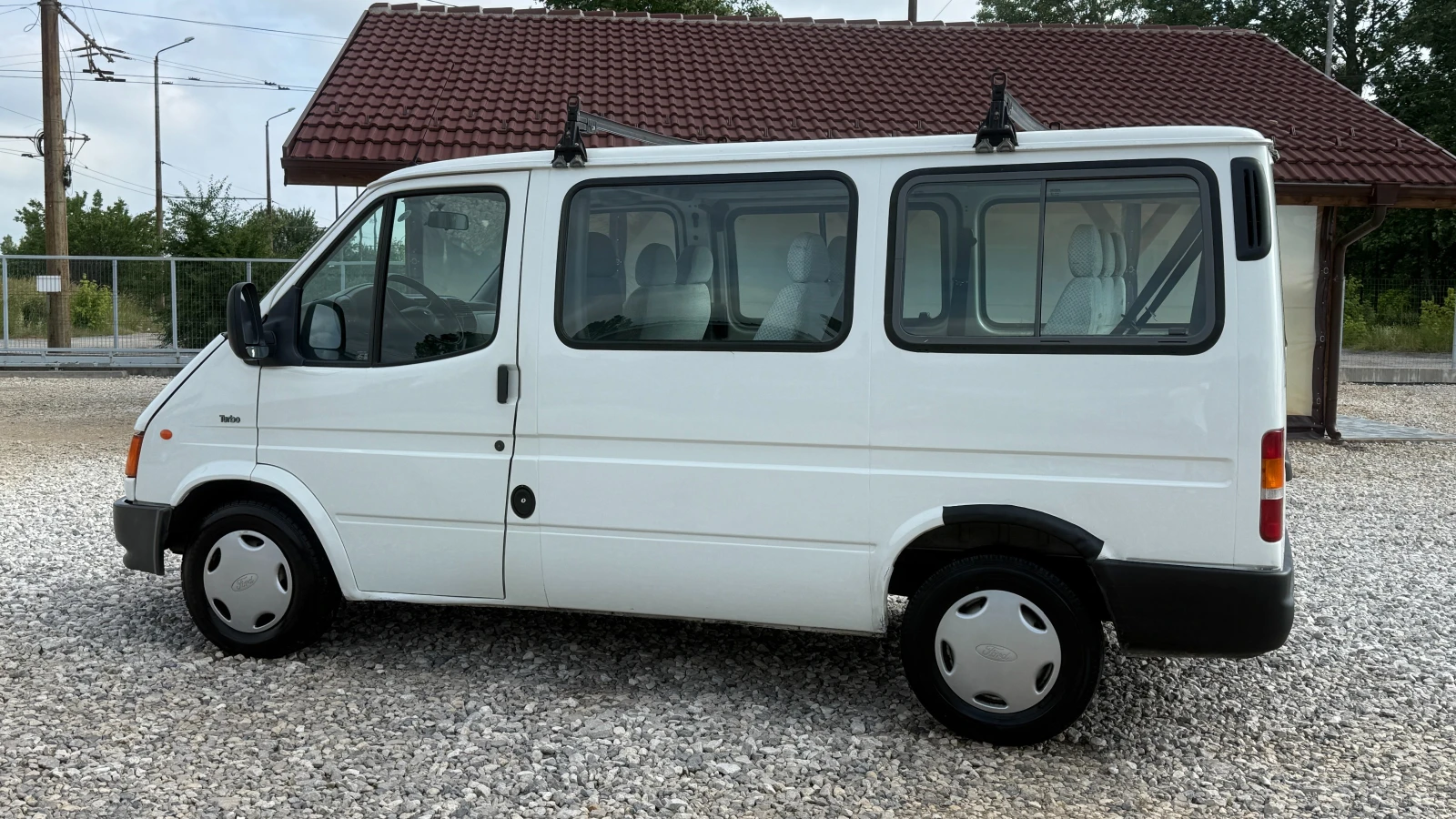 Ford Transit 2.5TD-84кс/КЛИМАТИК/9места/ВНОС ОТ ИТАЛИЯ, снимка 4 - Бусове и автобуси - 54798316