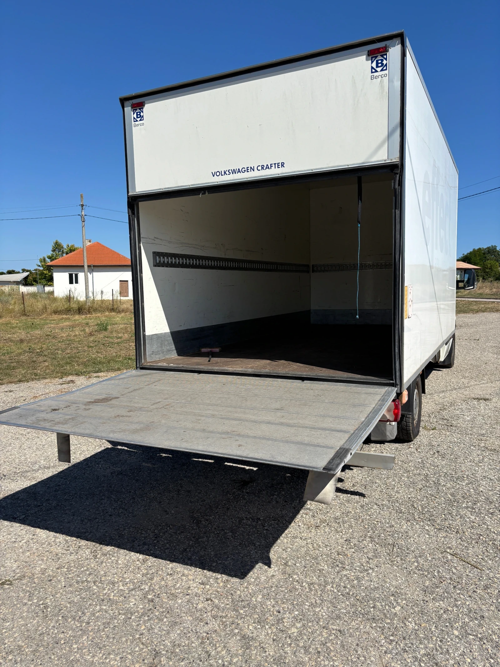 VW Crafter 2.5 Падащ Борд, Климатик, снимка 6 - Бусове и автобуси - 55467693