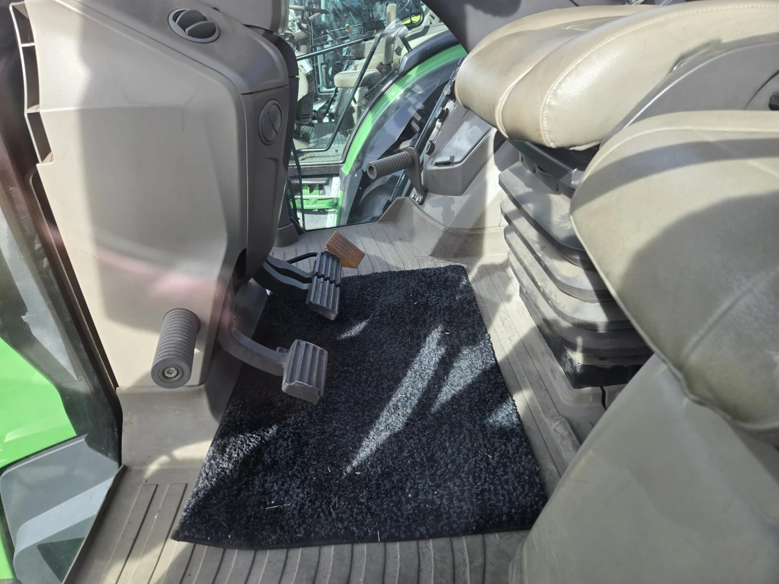 Трактор John Deere 8R 370 E-23 POWER SHIFT НАВИГАЦИЯ ЛИЗИНГ, снимка 14 - Селскостопанска техника - 56273460