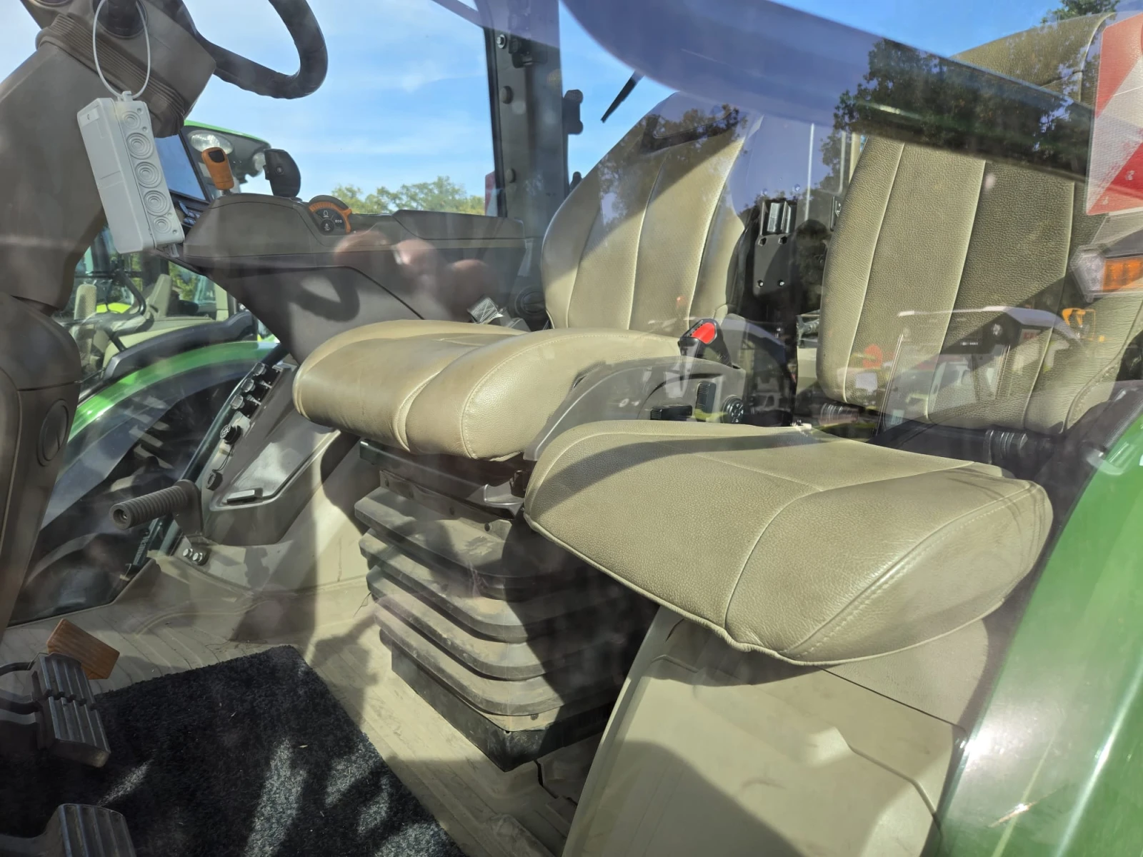 Трактор John Deere 8R 370 E-23 POWER SHIFT НАВИГАЦИЯ ЛИЗИНГ, снимка 13 - Селскостопанска техника - 56273460
