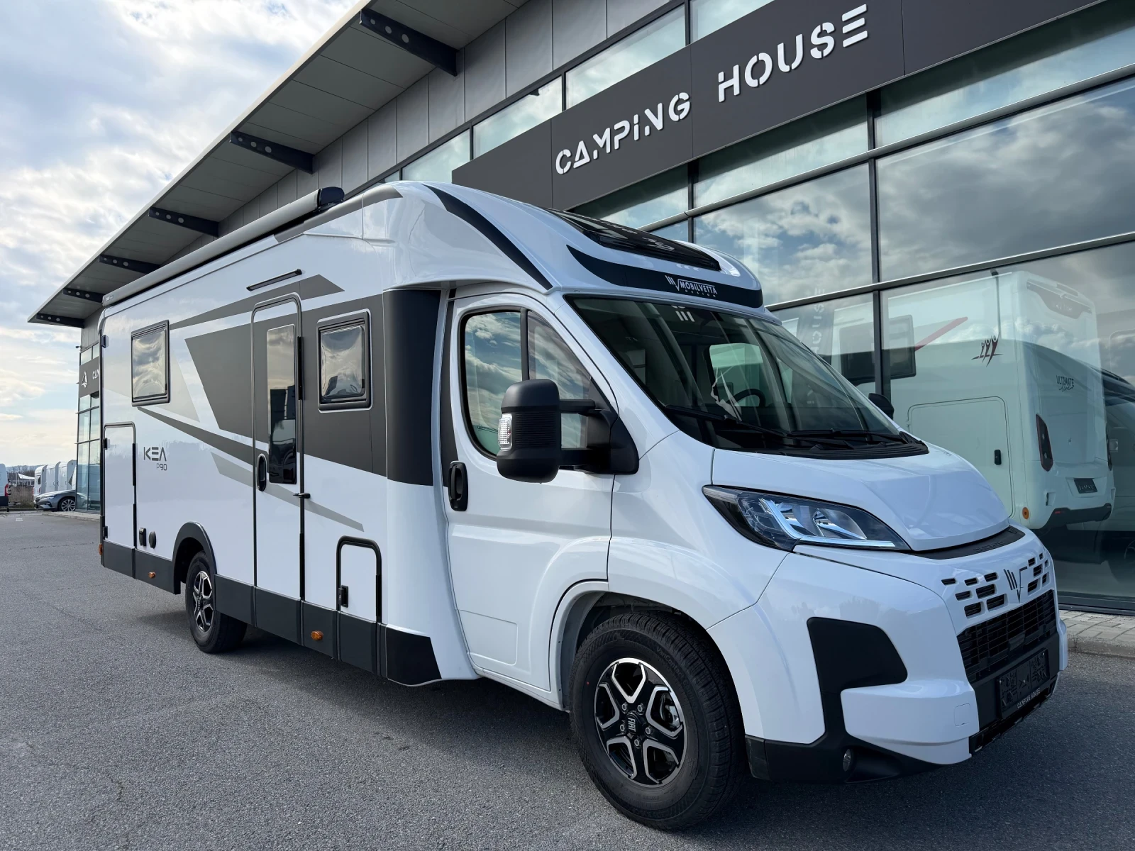 Кемпер Mobilvetta KEA P90 AT8 2026 Солар;Автоматик