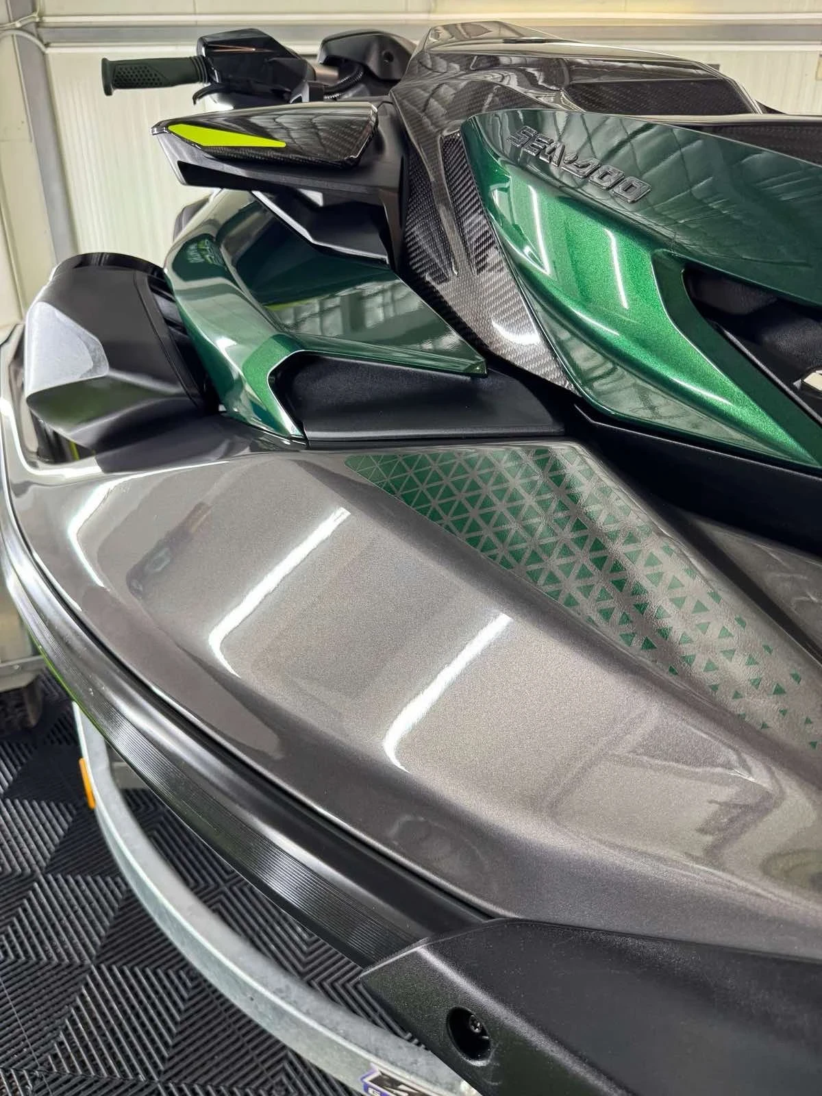 Джет Bombardier Sea Doo APEX CARBON LIMITED  - изображение 7