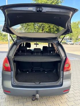 Toyota Corolla verso, снимка 9