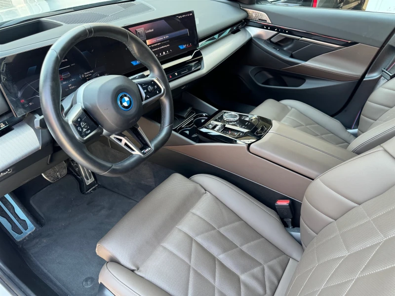 BMW i5 eDrive40, снимка 5 - Автомобили и джипове - 46989039