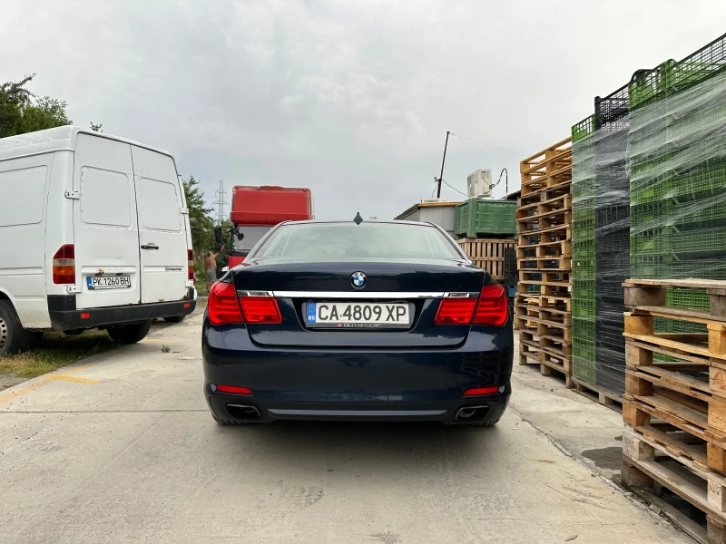 BMW 740 Вакуум, 360 Камери, снимка 12 - Автомобили и джипове - 47160689