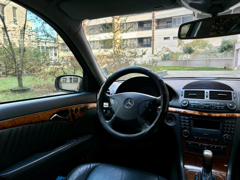 Mercedes-Benz E 270 2.7 CDI, снимка 8 - Автомобили и джипове - 47556926