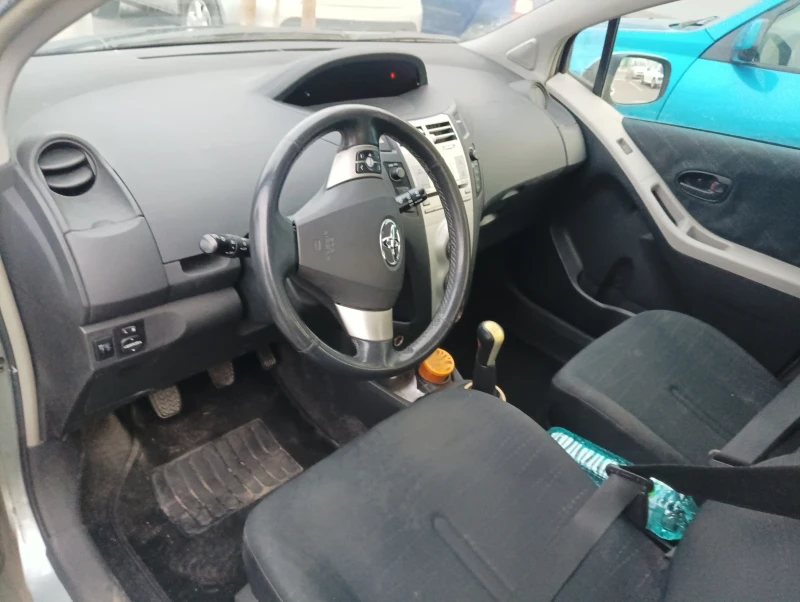 Toyota Yaris Спешно!, снимка 6 - Автомобили и джипове - 48589637