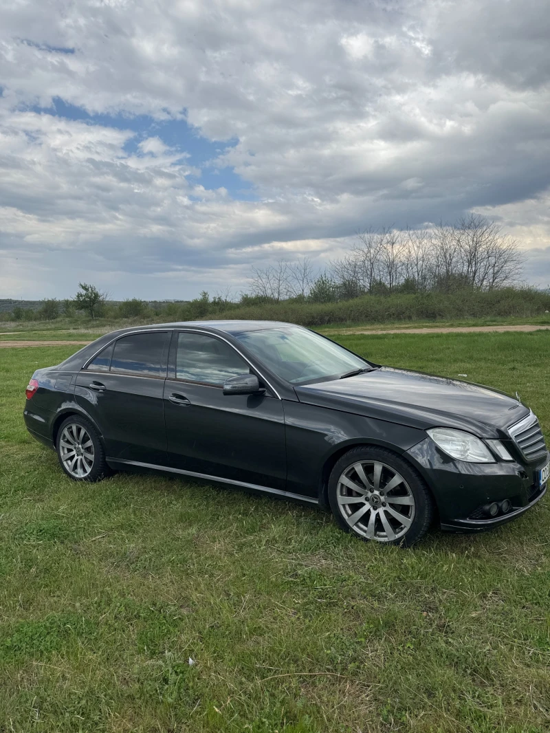 Mercedes-Benz E 200, снимка 4 - Автомобили и джипове - 52190603
