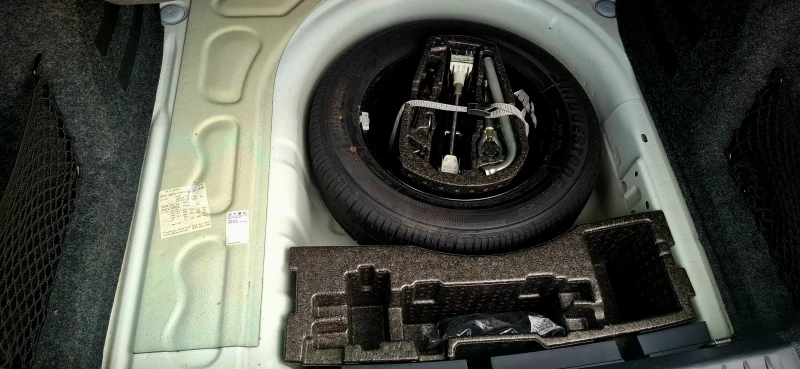 Seat Ibiza 1.6 tdi, снимка 14 - Автомобили и джипове - 50210563